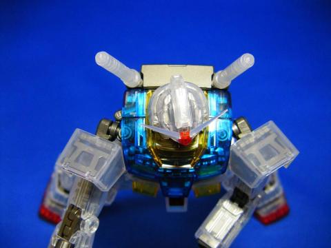 肩を後方以外にせり出すことが可能