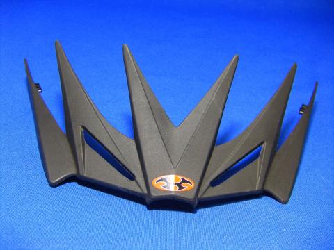 スゲーカッコいいバイザー♪特撮のダークヒーローか(笑)