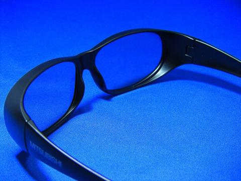 レンズ付近にスペースがあるので、眼鏡着用でも問題なく使用できます