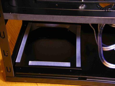 電源設置部にもシリコンシートを使用