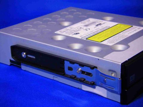 上段のネジ穴を使用