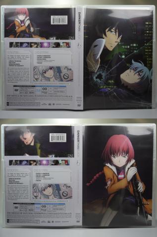 ジャケットはリバーシブル仕様!