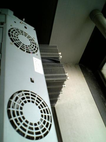 ファンを取り付け、稼働させてた時の様子