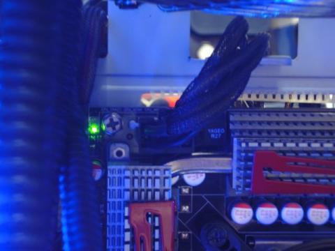 ATX電源コネクタ8ピン