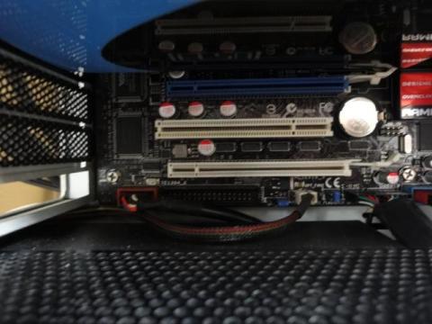 今回はPCIEX16にさします