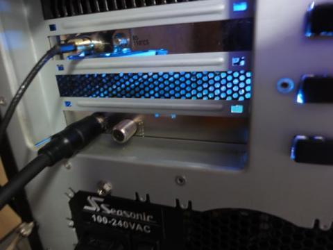 アンテナ線(上PIX-DT096-PE0下GV-MVP/XSW)