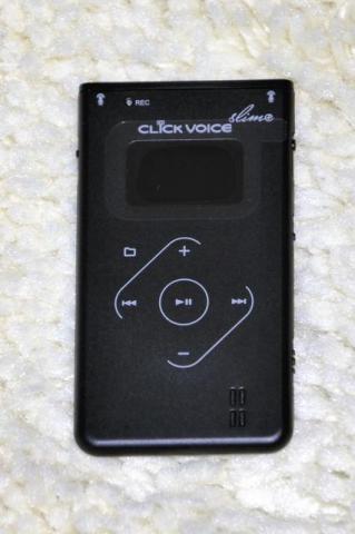 名刺サイズの本体。小さいです。