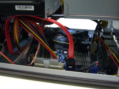 USB端子は、4つありますが、1つとして写ってないorz 4つ上の写真を参照下さい