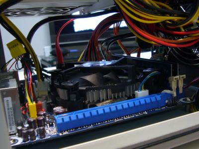 CPUの上方はスカスカ♪