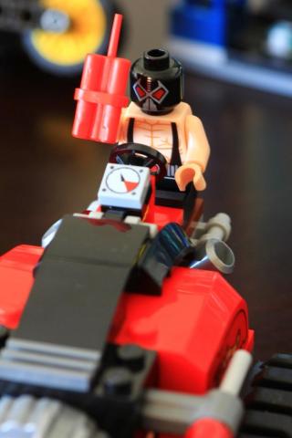 アメコミらしいデザインのBane