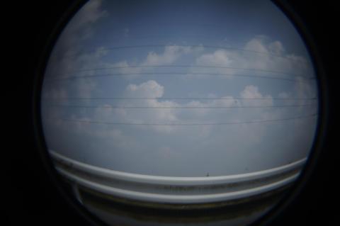 FEL-HL ガードレールと電線