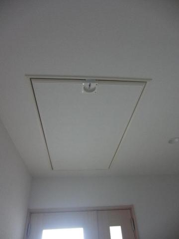 屋根裏階段(収納)