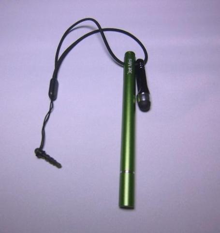 100円ペンと一緒に