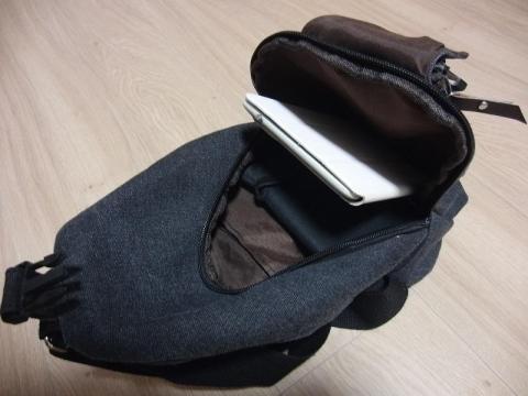 内部にNexus7収納