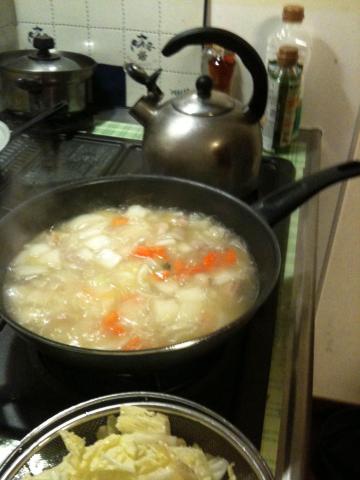 お野菜煮込み中