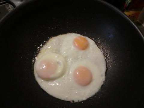 目玉焼き〜!