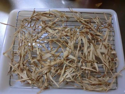 ゴボウ1日乾燥。