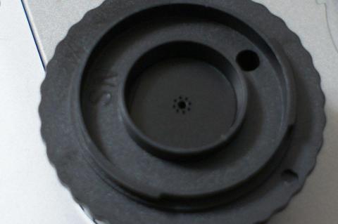 Holga Lens HL(W)-SNの裏側