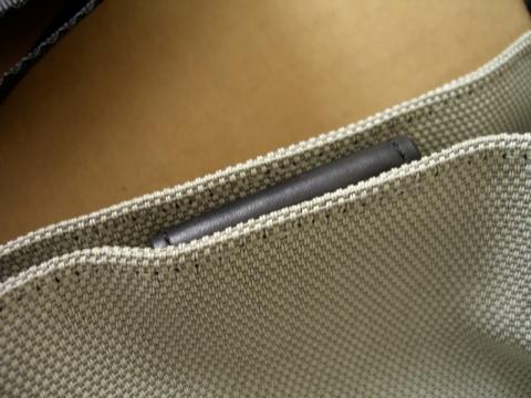 磁石で留めることができる