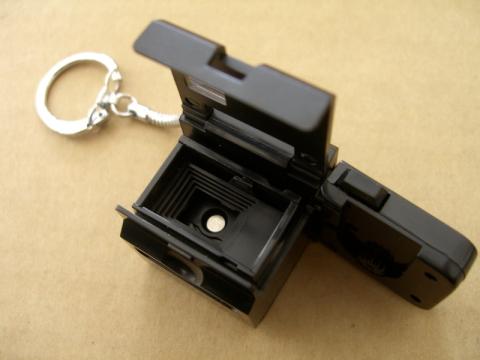 裏蓋を開けたところ