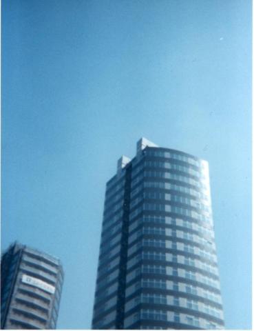 快晴の六本木付近