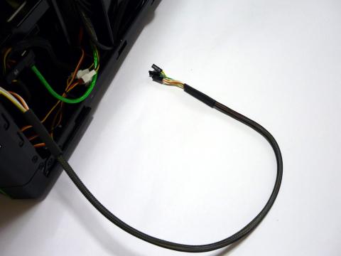 後は収縮チューブを熱するだけ